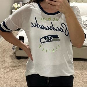 Women Seahawks tee size Small NWT